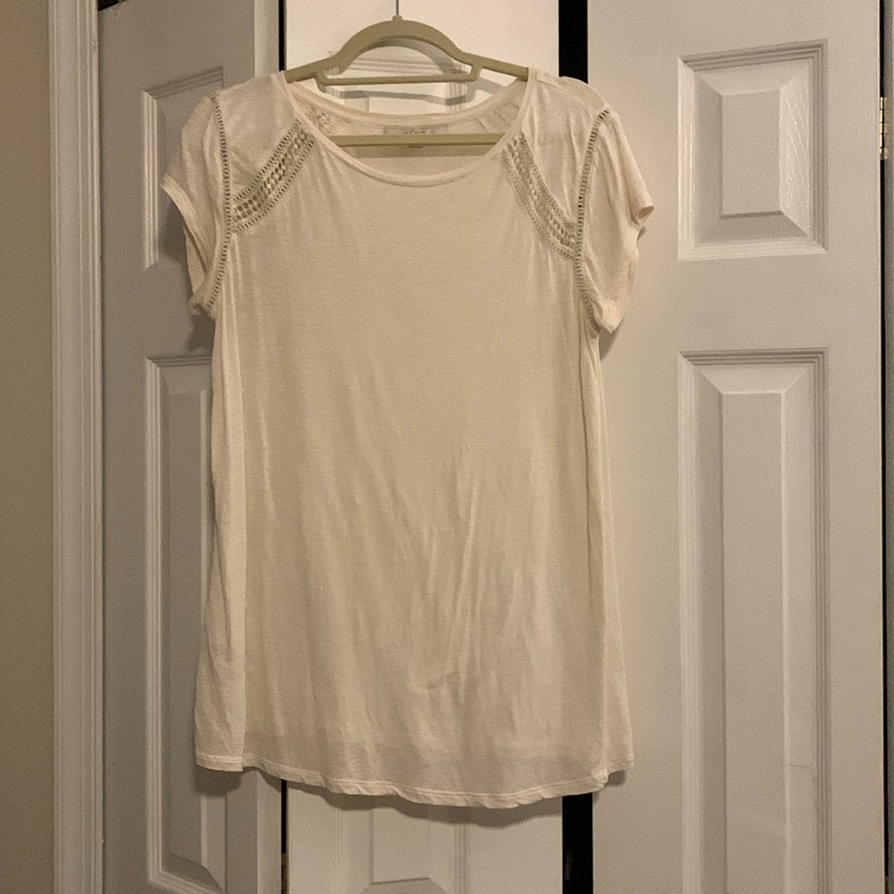 ⛱️Summer clean-out! 🌞 Loft linen cream colored tee, size medium